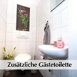 Grosszuegige 80m2 Gruenderzeit Mit Privatem Parkplatz, Kingsize Betten, Nobilia Kueche, 45 Zoll Smart-tv, 150mbts Wlan - Nur Eine Kurzer Spaziergang Durch Den Park Venedig Zur Kraemerbruecke - Ausgewaehlte Empfehlungen Fuer Inklusive Appartamento *